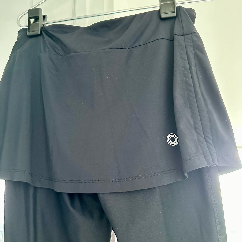 Tennis skirt w attached leggins